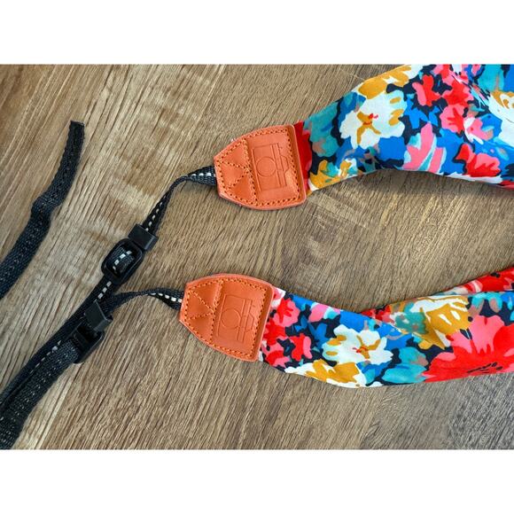 Floral Pattern Camera Strap - Picture 3 of 7